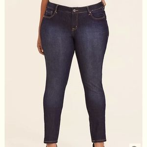 Torrid Skinny Super Stretch Jeans (NWT)